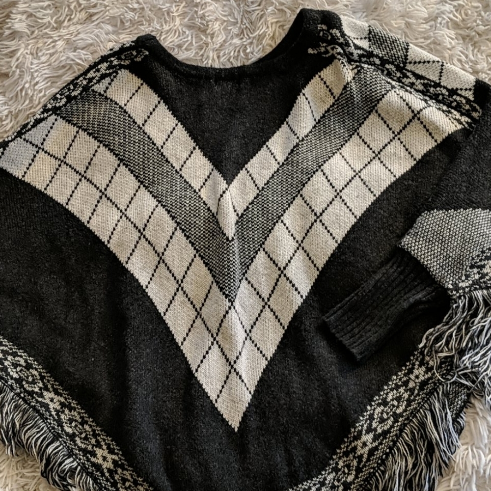 Plaid gray cream poncho